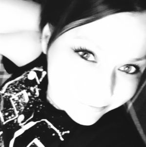 Meet your Posher, Queen